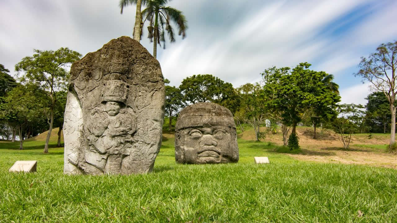 Altar y escultura en La Venta